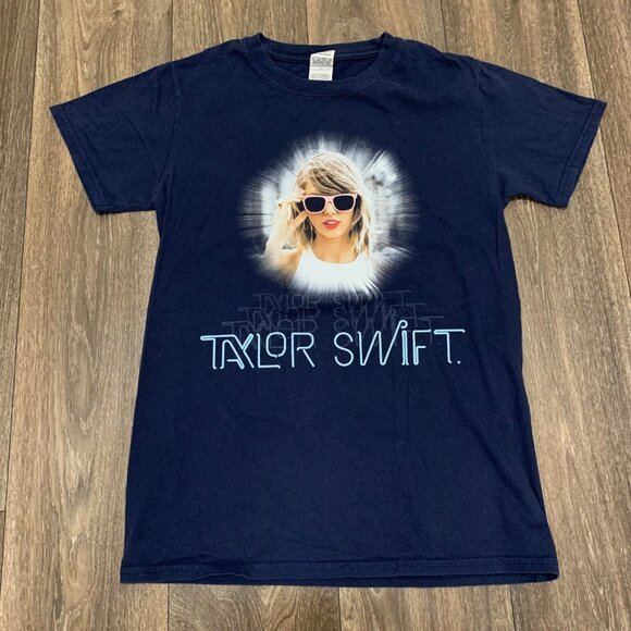 Taylor Swift The 1989 World Tour Shirt Women's Small Blue Swiftie - Picture 1 of 7